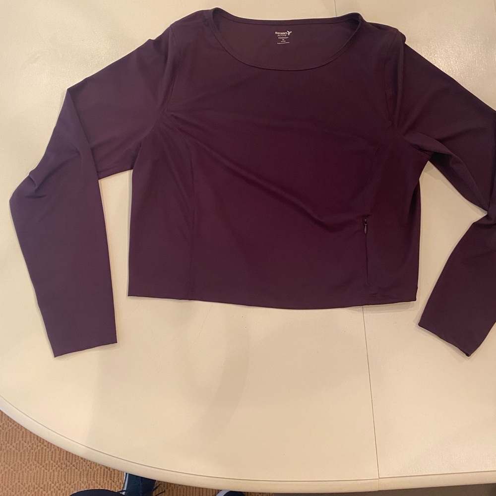 Old Navy Active Powersoft cropped long sleeve shirt XL